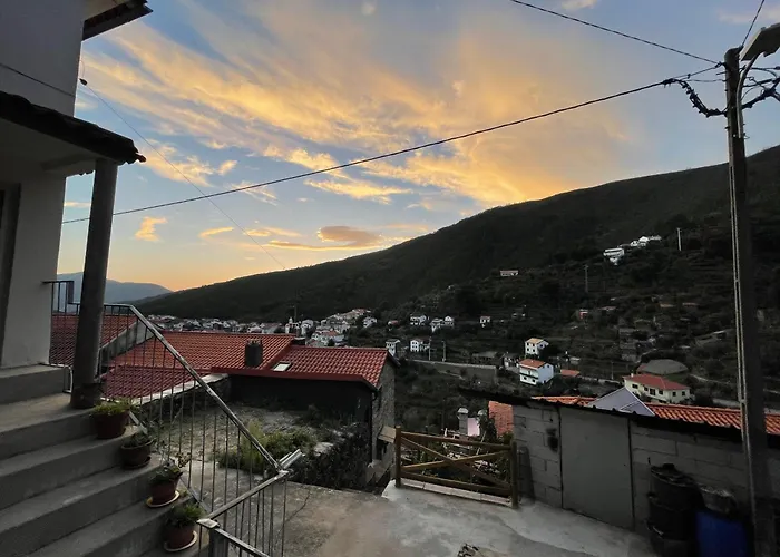 Abrigo Do Outeiro - Serra Da Estrela